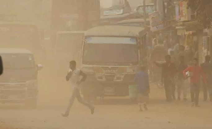 বায়ুদূষণের শীর্ষে লাহোর, দ্বিতীয় অবস্থানে ঢাকা- খবরটির স্থিরচিত্র