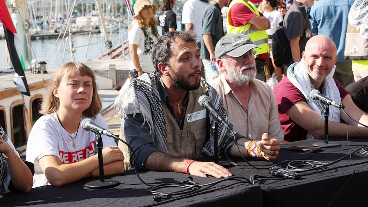 ইসরায়েলে অনির্দিষ্টকালের জন্য অনশন শুরু করেছেন ফ্লোটিলার অভিযাত্রীরা- খবরটির স্থিরচিত্র