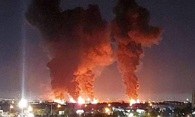 সৌদি আরবের পূর্বাঞ্চলে হামলা, পেট্রোকেমিক্যাল কমপ্লেক্সে আগুন- খবরটির স্থিরচিত্র