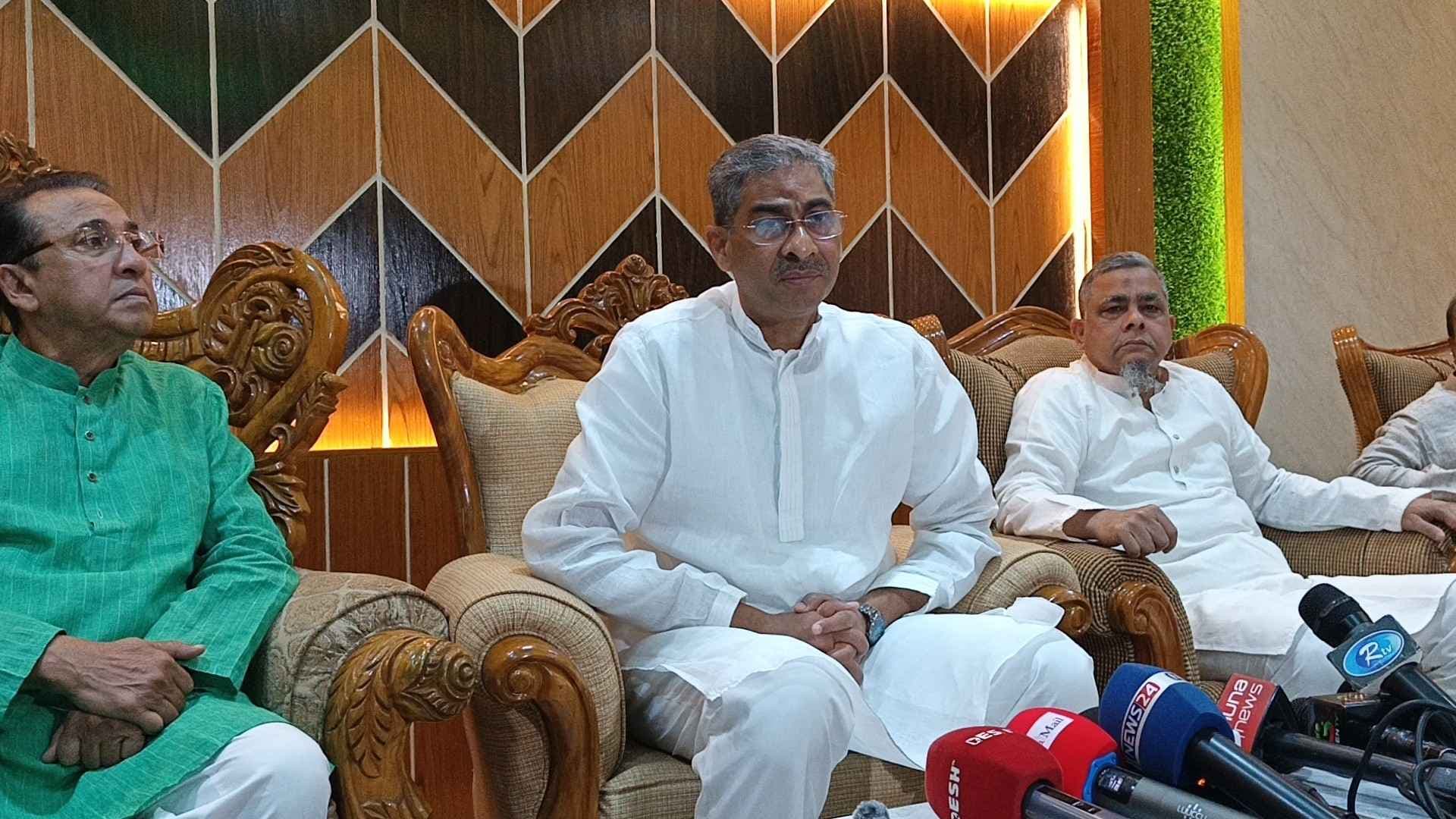 তারেক রহমান আইনশৃঙ্খলা পরিস্থিতির উন্নতি করতে বলেছেন: পানিসম্পদ মন্ত্রী- খবরের থাম্বনেইল ফটো