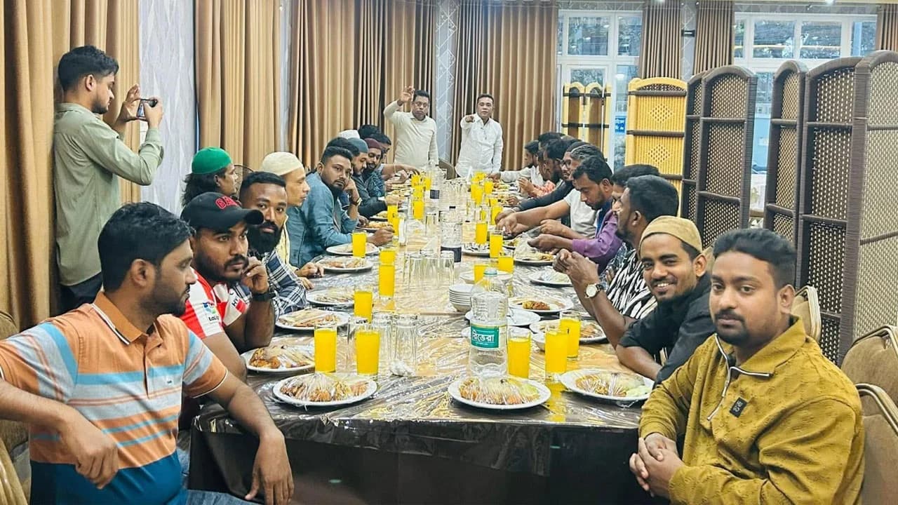 নিষিদ্ধ ঘোষিত আ.লীগ-যুবলীগের ইফতার ঘিরে ওসমানীনগরে আলোচনা-সমালোচনা- খবরের থাম্বনেইল ফটো