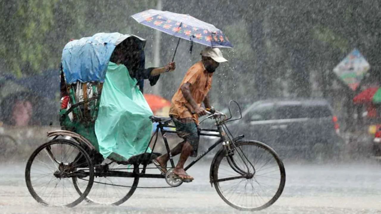 বজ্রসহ বৃষ্টির সম্ভাবনা ৩ বিভাগে, সাগরে মৌসুমের স্বাভাবিক লঘুচাপ- খবরের থাম্বনেইল ফটো