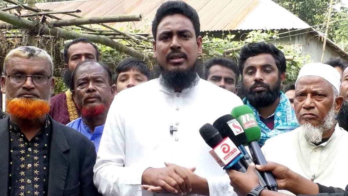 সহিংসতার রাজনীতি বন্ধে তারেক রহমানকেই দায়িত্ব নিতে হবে: আখতার হোসেন- খবরের থাম্বনেইল ফটো