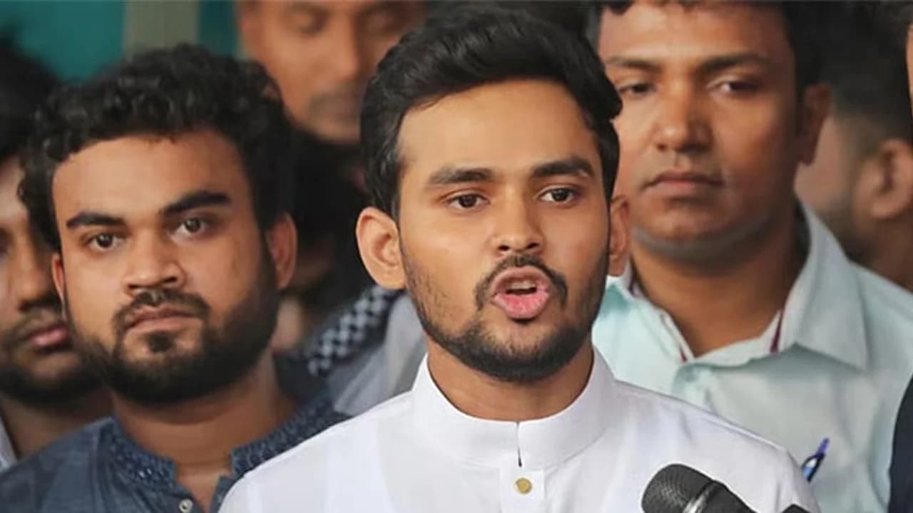 দেশজুড়ে ১১ দলীয় জোটের নেতাকর্মীদের উপর হামলা হচ্ছে: আসিফ মাহমুদ- খবরের থাম্বনেইল ফটো