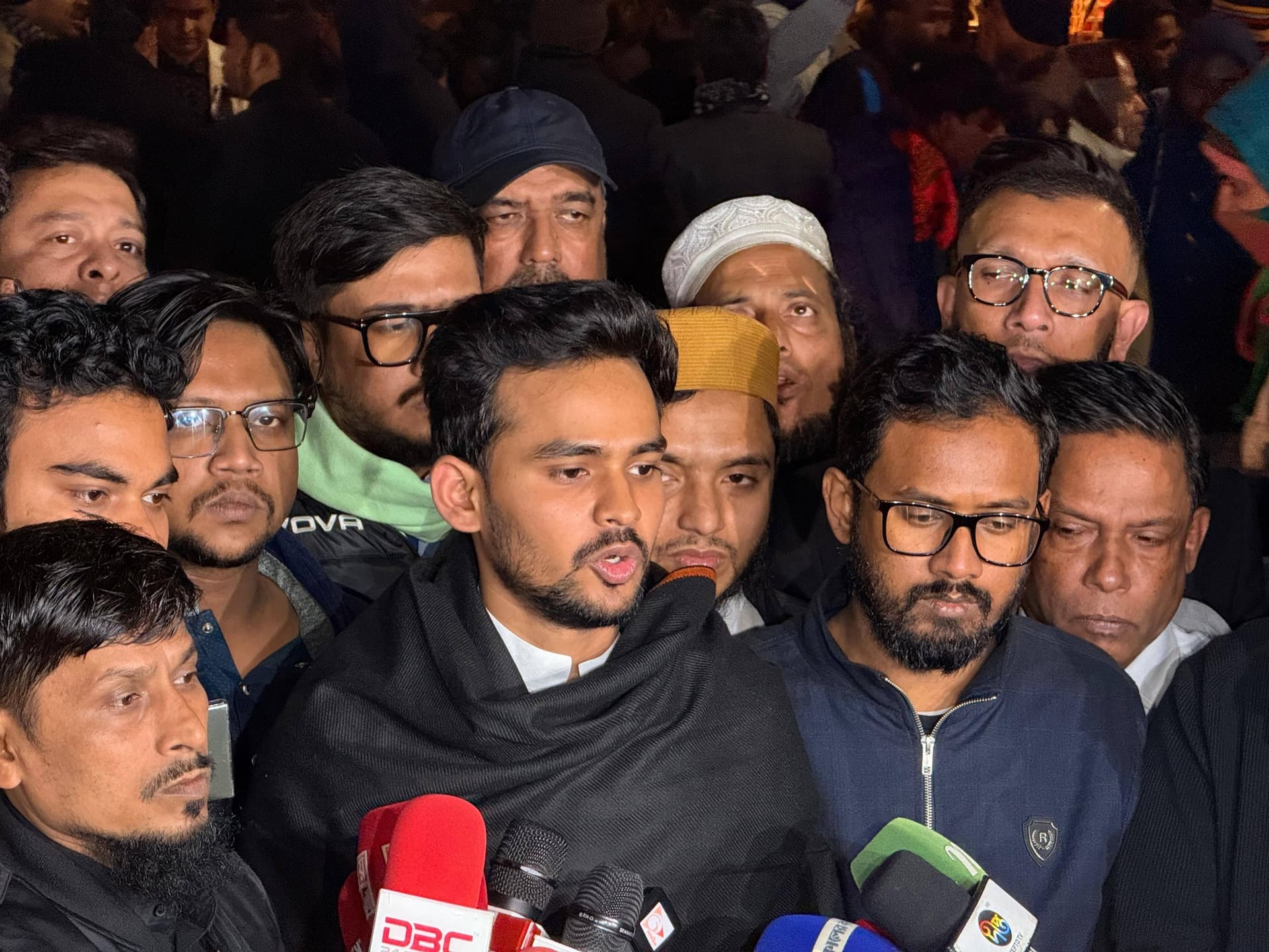 ছায়া মন্ত্রিসভা গঠনের প্রস্তুতি নিচ্ছি: আসিফ মাহমুদ- খবরের থাম্বনেইল ফটো