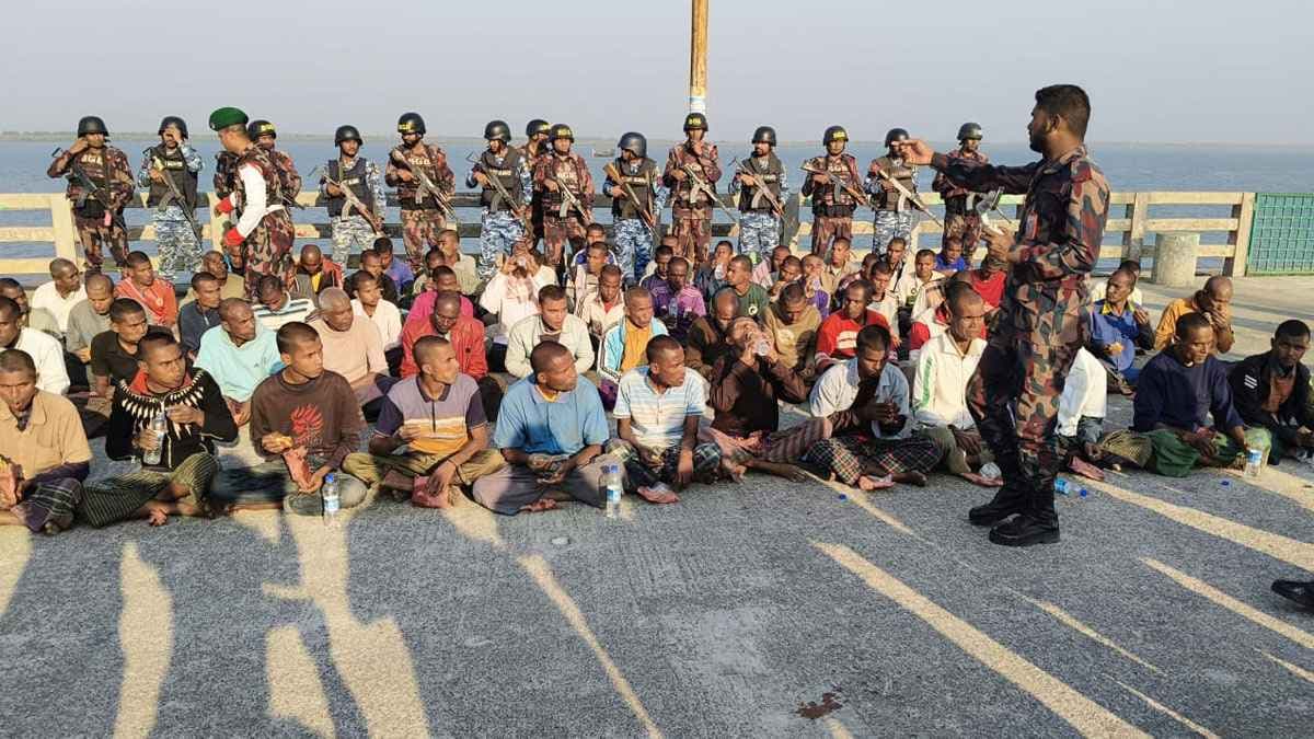 বাংলাদেশি ৭০ জেলেকে ফেরত দিচ্ছে আরাকান আর্মি- খবরের থাম্বনেইল ফটো