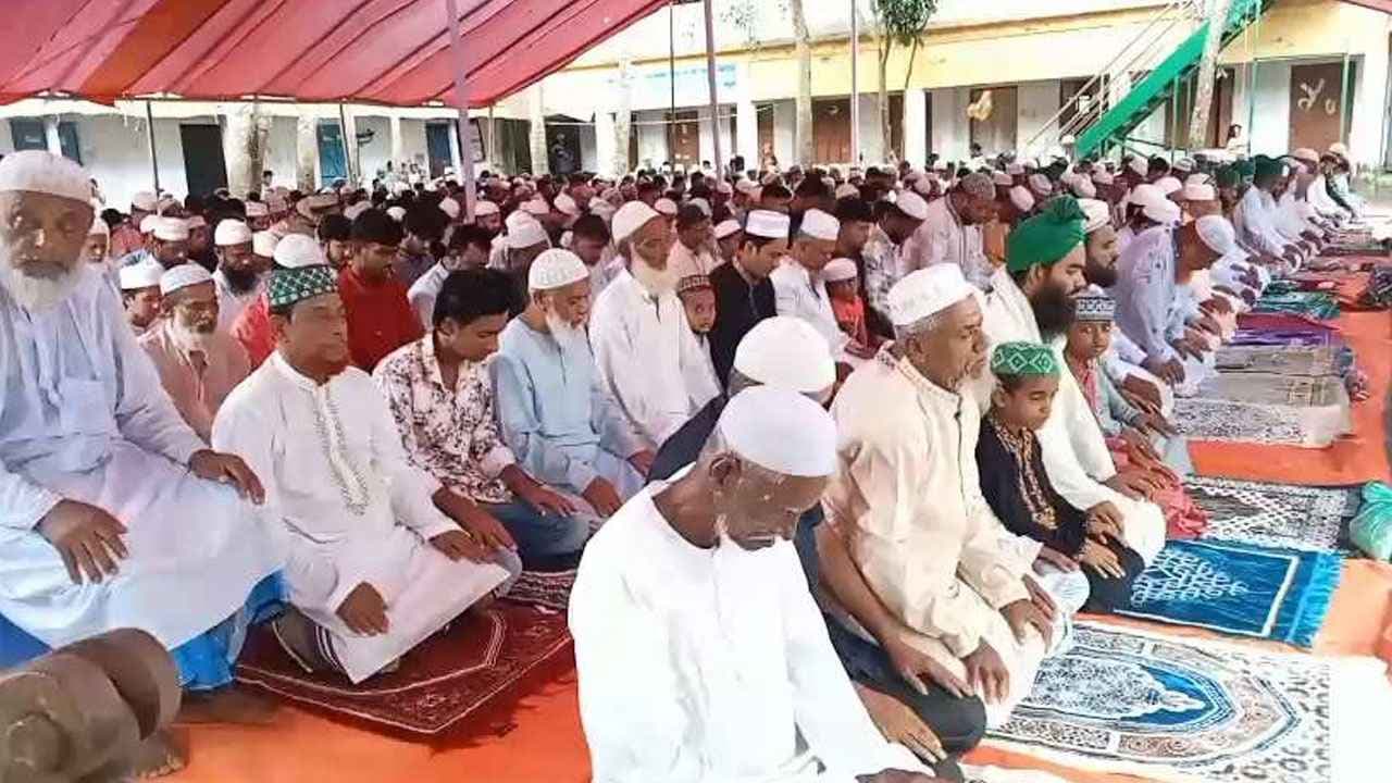 চাঁদপুরের অর্ধশতাধিক গ্রামে আজ ঈদ- খবরের থাম্বনেইল ফটো