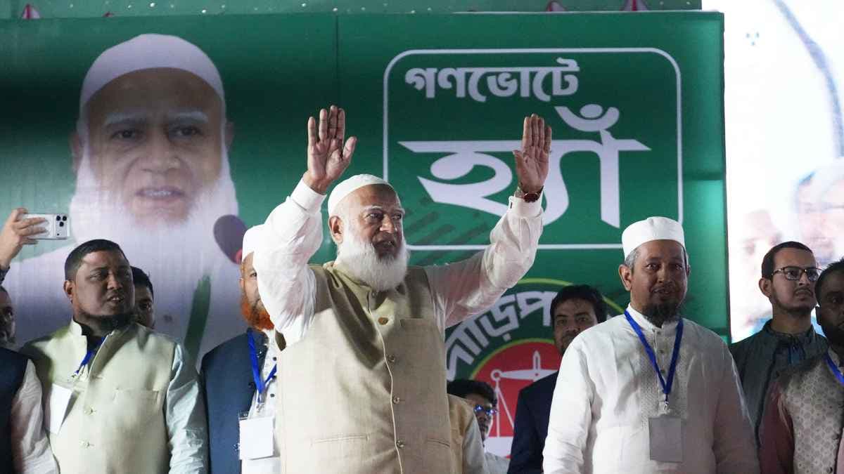 নির্বাচিত হলে কুমিল্লাকে বিভাগ করার ঘোষণা জামায়াত আমিরের- খবরের থাম্বনেইল ফটো