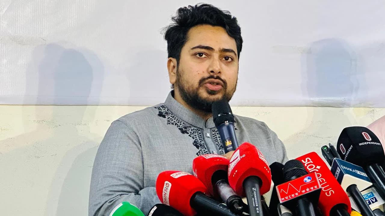 স্বরাষ্ট্রমন্ত্রী জুলাই সনদকে অবজ্ঞা করেছেন: নাহিদ ইসলাম- খবরের থাম্বনেইল ফটো