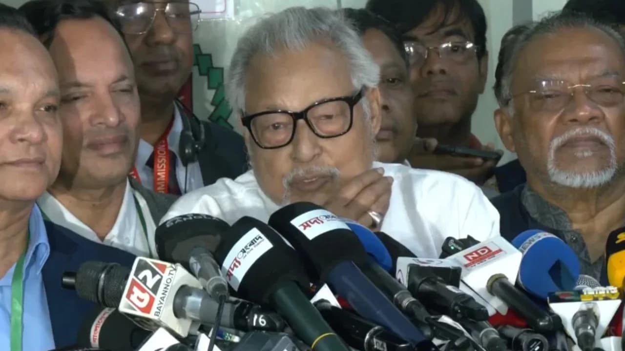 আগামী পাঁচ বছর জনকল্যাণের দায়িত্ব বিএনপিকে দিয়েছে জনগণ: নজরুল ইসলাম খান- খবরের থাম্বনেইল ফটো