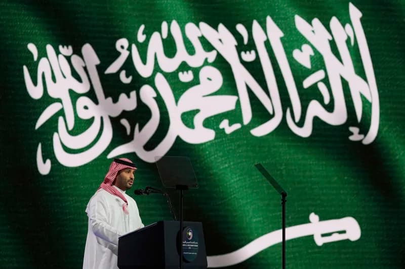 ইরানের হামলায় সৌদি অর্থনীতিতে চাপ- খবরের থাম্বনেইল ফটো