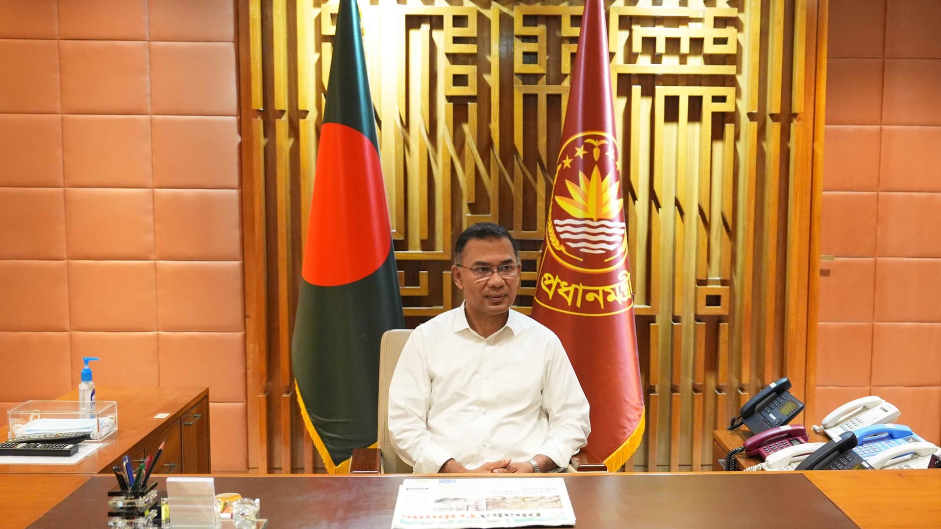 প্রথমবারের মতো সশস্ত্র বাহিনী বিভাগে অফিস করলেন প্রধানমন্ত্রী- খবরের থাম্বনেইল ফটো