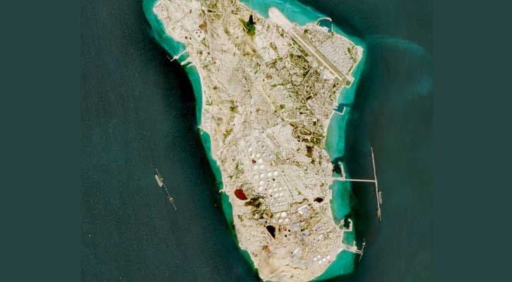 ইরানের খারগ দ্বীপ, সেতু ও বিমানবন্দরে মার্কিন হামলা- খবরের থাম্বনেইল ফটো