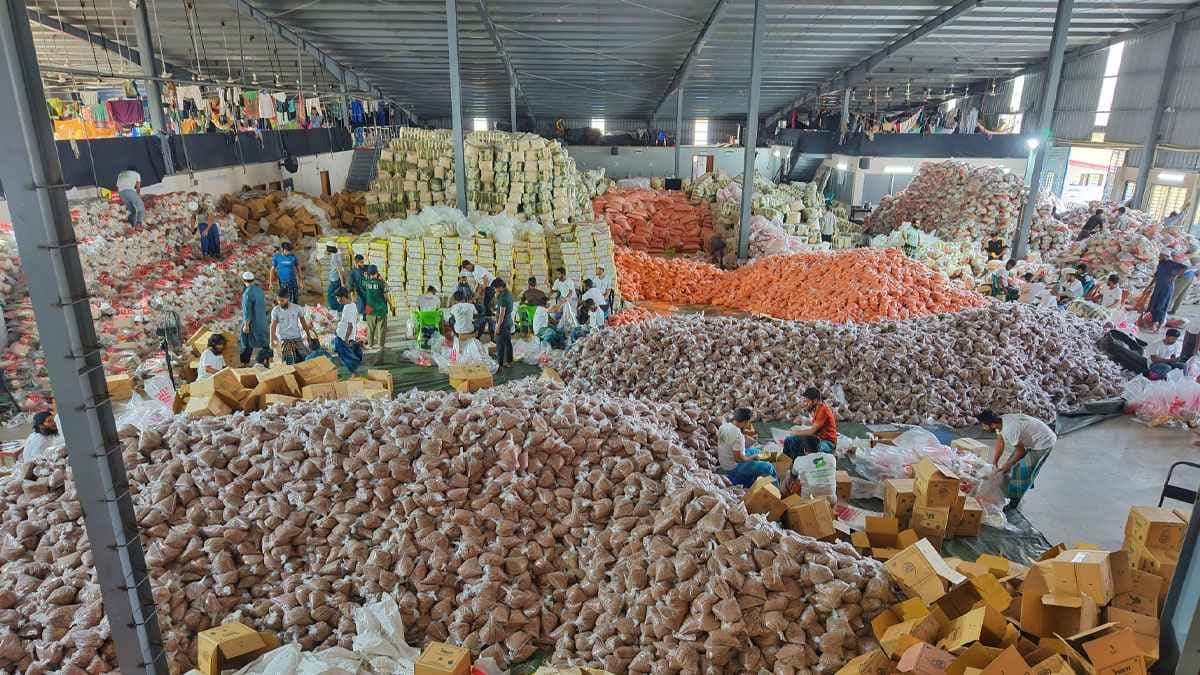 ৩৩ হাজার পরিবারে ইফতার সামগ্রী বিতরণের উদ্যোগ আস-সুন্নাহ ফাউন্ডেশনের- খবরের থাম্বনেইল ফটো