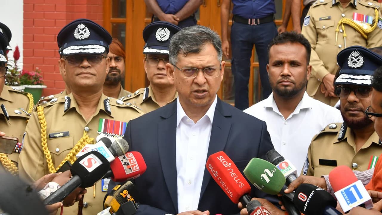 গণঅভ্যুত্থানের আকাঙ্ক্ষা অনুযায়ী সংবিধান সংস্কার হবে: স্বরাষ্ট্রমন্ত্রী- খবরের থাম্বনেইল ফটো