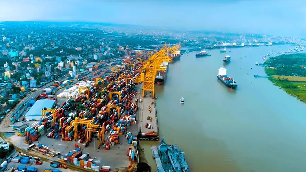 চট্টগ্রাম বন্দরে পৌঁছেছে জ্বালানিবাহী আরও ৪ জাহাজ- খবরের থাম্বনেইল ফটো