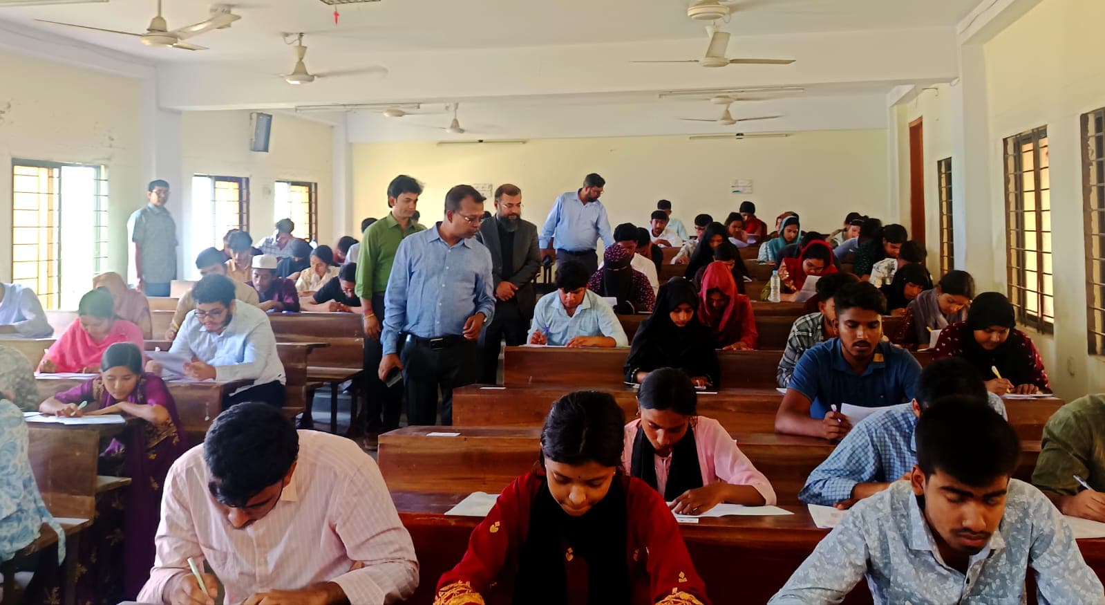 পাবিপ্রবিতে গুচ্ছভুক্ত ‘বি’ ইউনিটের ভর্তি পরীক্ষা অনুষ্ঠিত- খবরের থাম্বনেইল ফটো