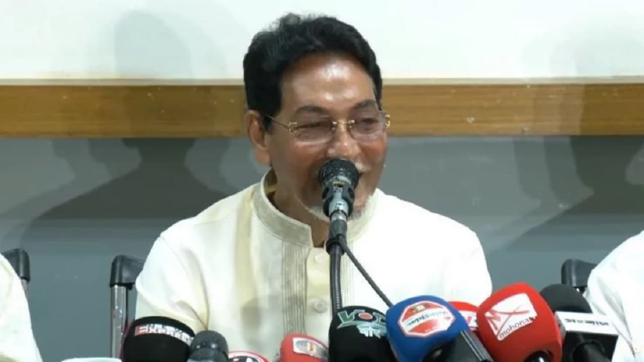 অন্য কেউ সরকারে এলে তেলের দাম বাড়ানো ছাড়া উপায় ছিল না: চিফ হুইপ- খবরের থাম্বনেইল ফটো