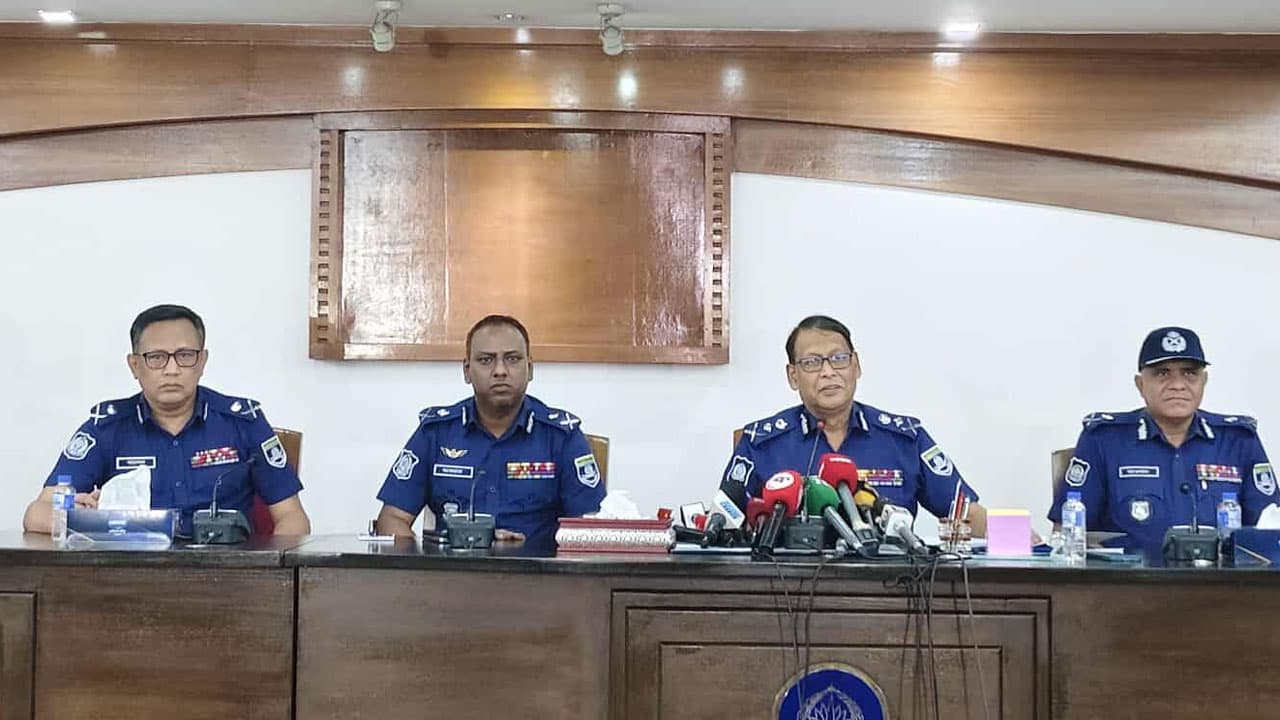 ১৭৬০ মামলায় মাত্র ৫৫ চার্জশিট, নির্দোষ হিসেবে দায়মুক্তি ১৩৬ জনের- খবরের থাম্বনেইল ফটো