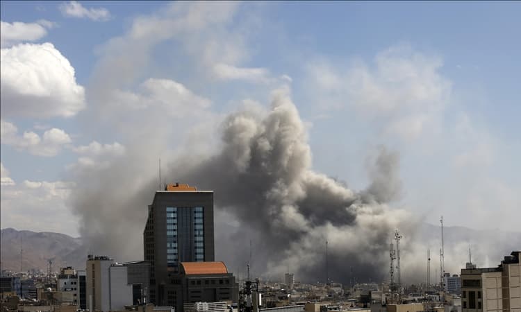 ইরানে ‘ধারাবাহিক’ বিমান হামলার ঘোষণা ইসরাইলের- খবরের থাম্বনেইল ফটো