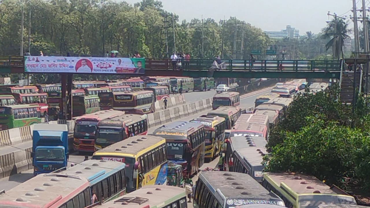 ঢাকা-টাঙ্গাইল মহাসড়কের সফিপুর-চন্দ্রা রুটে ১২ কিমি যানজট- খবরের থাম্বনেইল ফটো