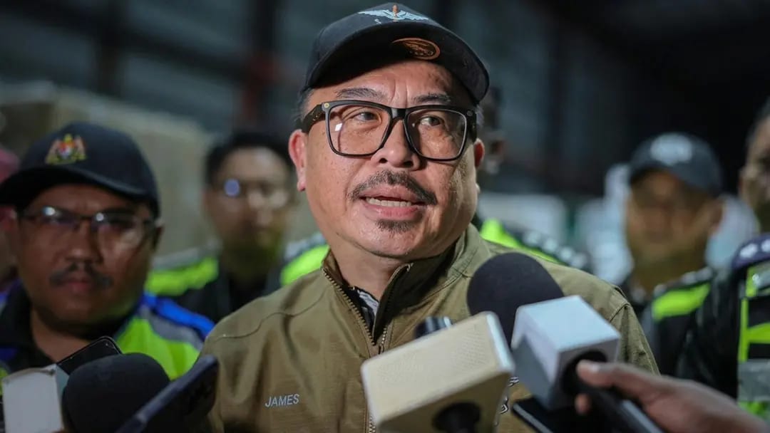 মালয়েশিয়ায় দুই কারখানায় অভিযান চালিয়ে ৭৯ বাংলাদেশিকে গ্রেপ্তার- খবরটির স্থিরচিত্র