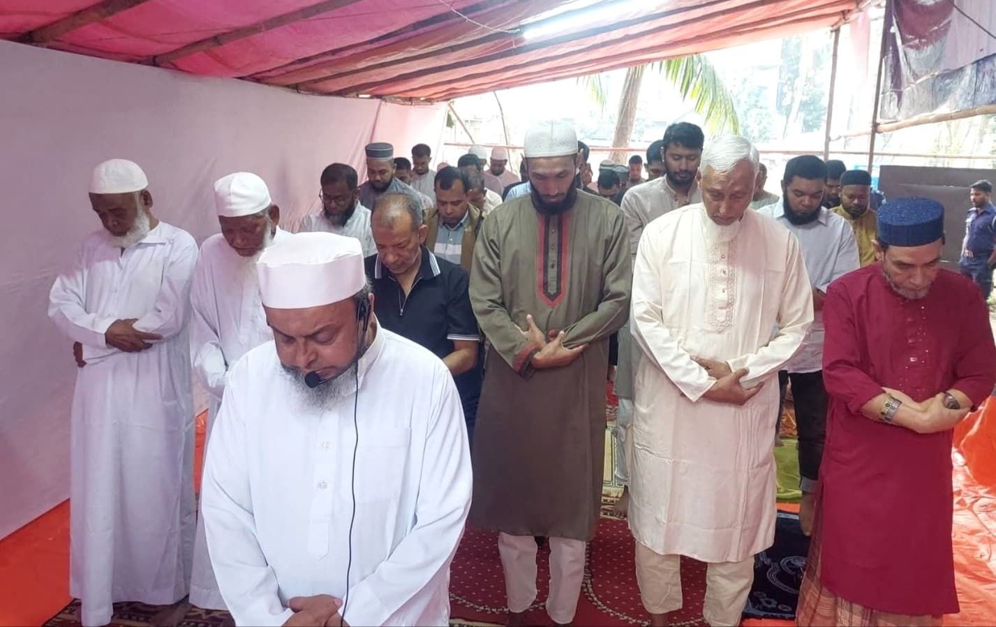 মৌলভীবাজারে শতাধিক পরিবারের ঈদ উদযাপন- খবরের থাম্বনেইল ফটো