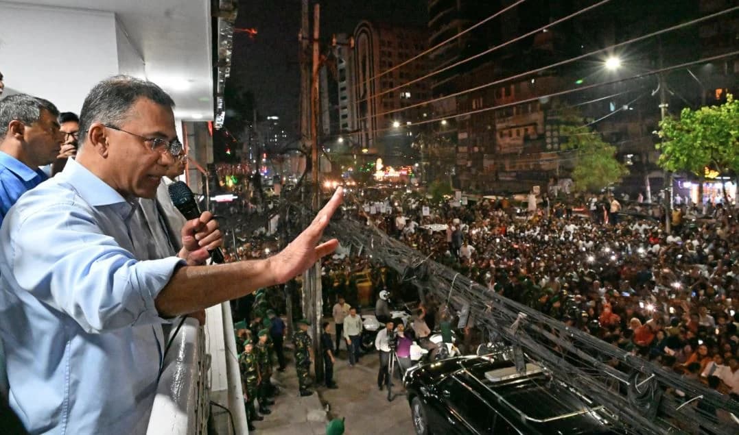 নেতাকর্মীদের সাধারণ মানুষের পাশে দাঁড়ানোর আহ্বান প্রধানমন্ত্রীর- খবরের থাম্বনেইল ফটো