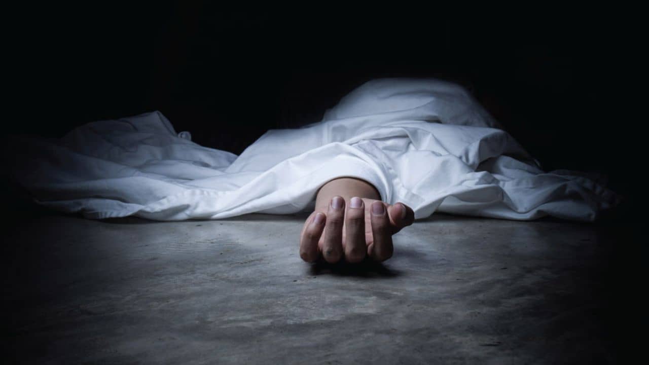 খিলগাঁওয়ে নারীর ঝুলন্ত মরদেহ উদ্ধার- খবরটির স্থিরচিত্র