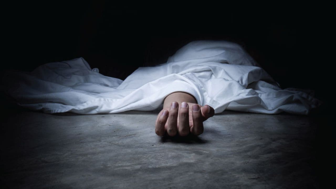 খিলগাঁওয়ে নারীর ঝুলন্ত মরদেহ উদ্ধার- খবরের ইমেজ Image