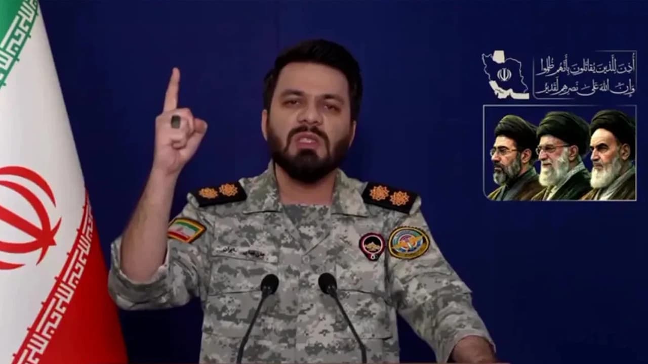 ইরানের ভূমিতে মার্কিন সেনারা ‘হাঙরের খাবার’ হবে: সামরিক মুখপাত্র- খবরের থাম্বনেইল ফটো