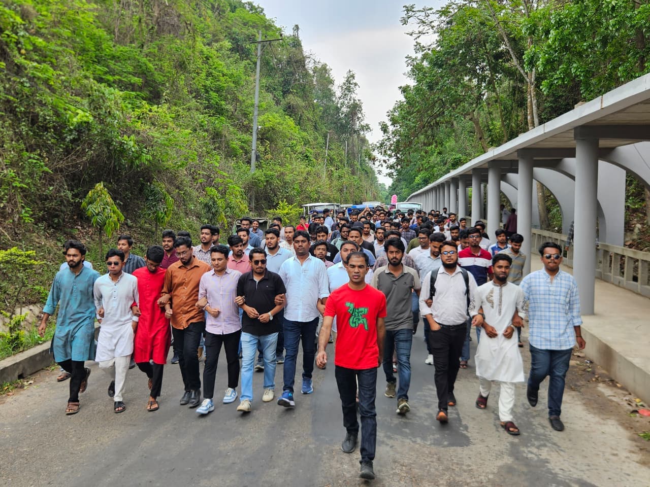 চবি ছাত্রদল সাধারণ সম্পাদক নোমানের নেতৃত্বে বিশাল মিছিল, অংশ নিলেন চার শতাধিক নেতাকর্মী- খবরের ইমেজ Image