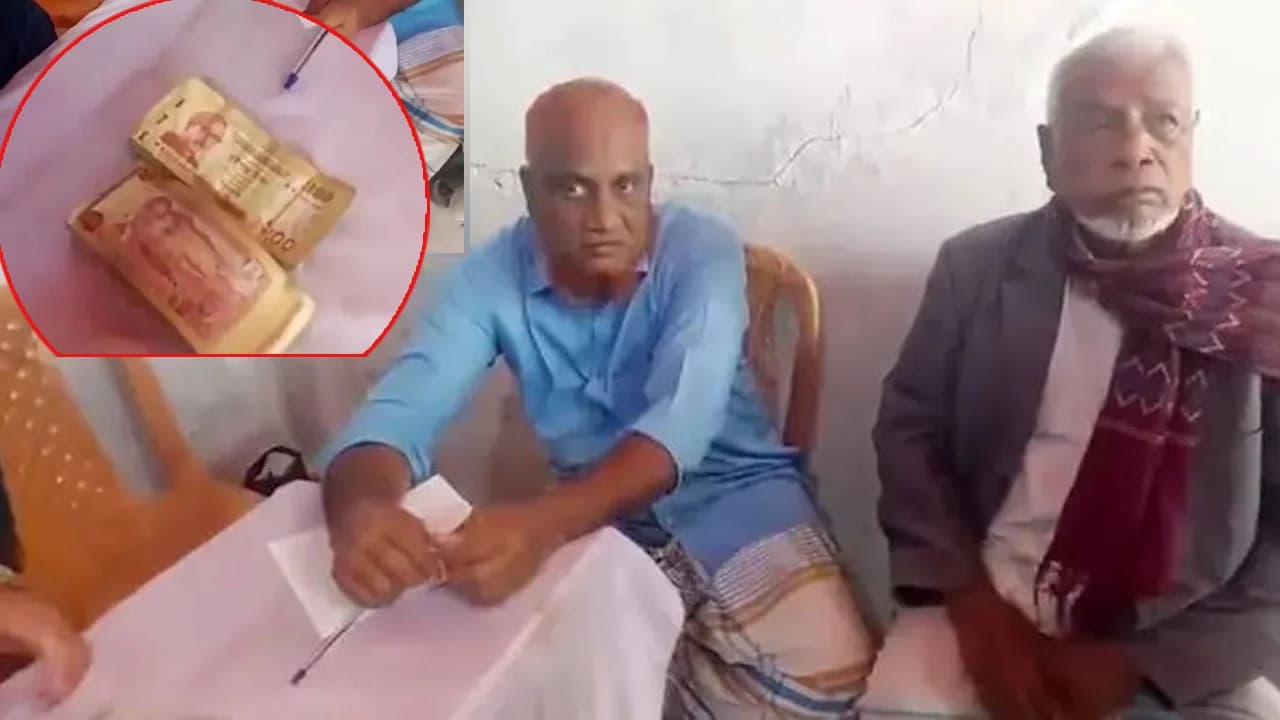 ভোটার স্লিপের সঙ্গে টাকা বিলির সময় বিএনপি নেতাসহ ‘আটক’ ২- খবরের থাম্বনেইল ফটো