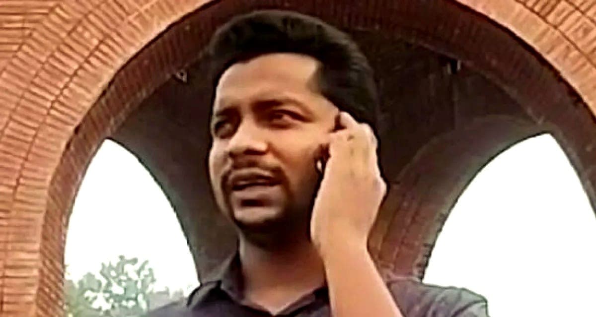 জাবি ছাত্রীকে ব্ল্যাকমেইল করে বাসায় আটকে নির্যাতন, অভিযুক্ত পলাতক- খবরের থাম্বনেইল ফটো