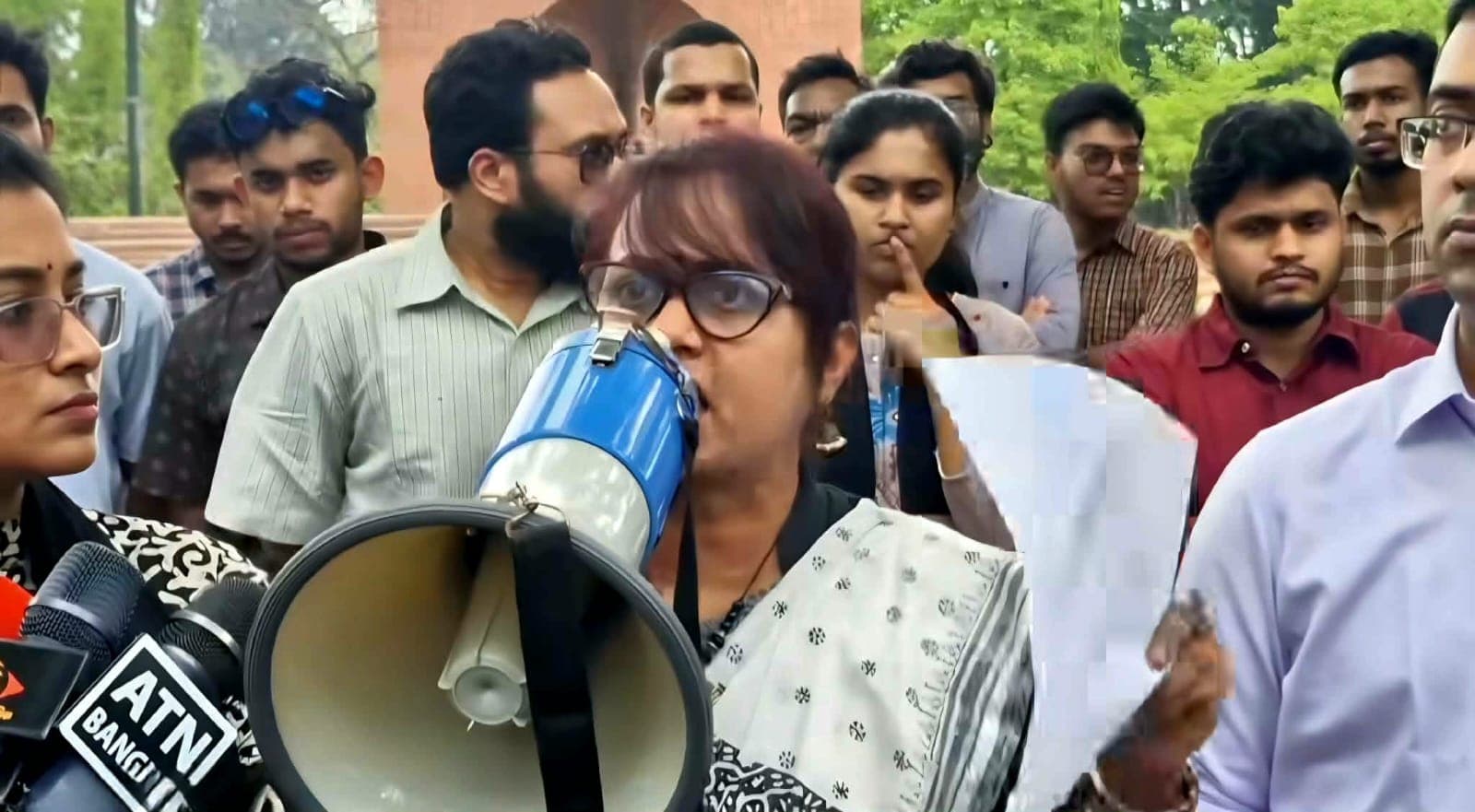 শিক্ষার্থী হত্যার বিচার পুঁজি করে জুলাই হামলায় মদদদাতার ক্যাম্পাসে প্রবেশ- খবরের ইমেজ Image